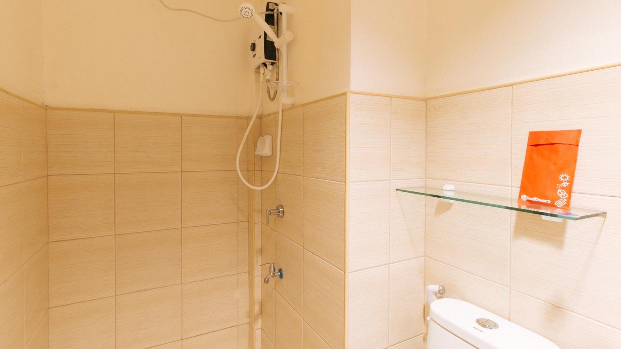 Reddoorz Plus At Alpina Heights Paranaque Paranaque City المظهر الخارجي الصورة