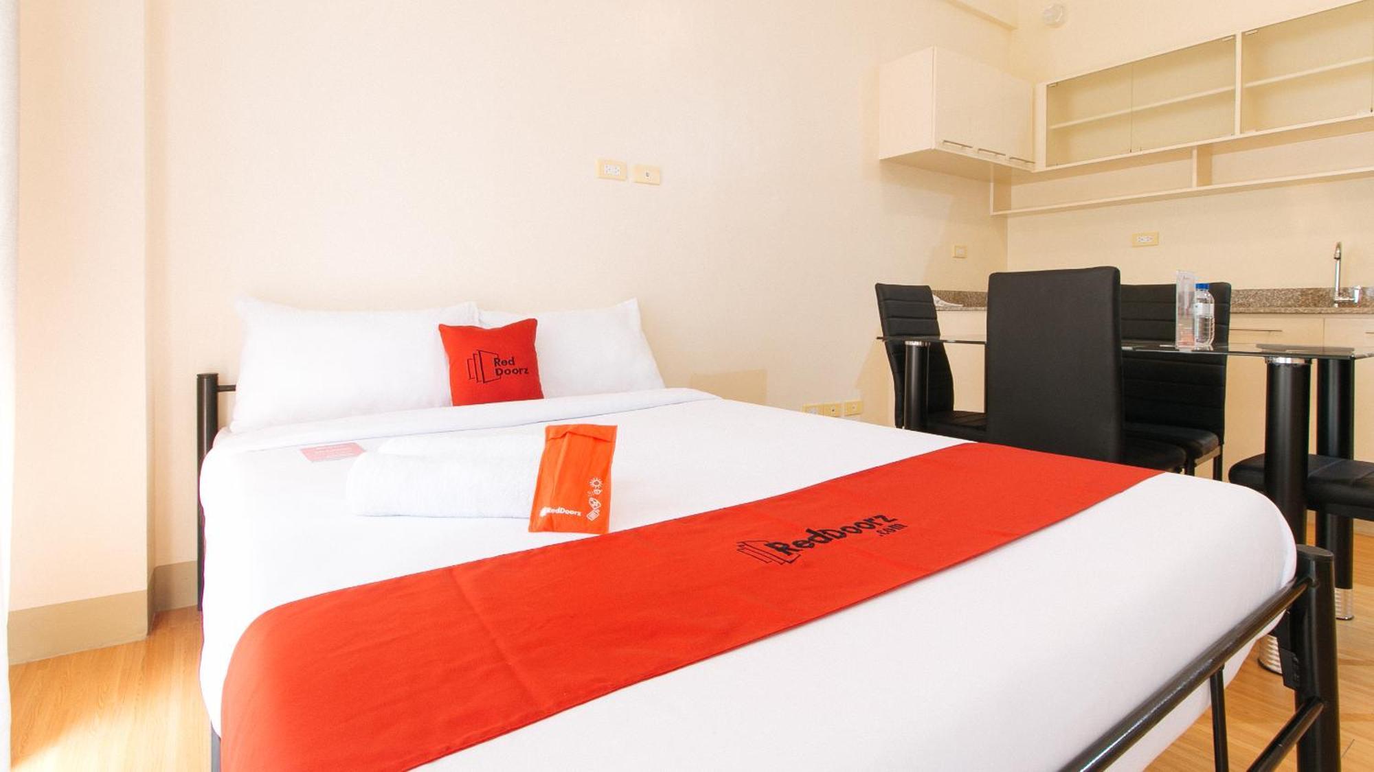 Reddoorz Plus At Alpina Heights Paranaque Paranaque City المظهر الخارجي الصورة