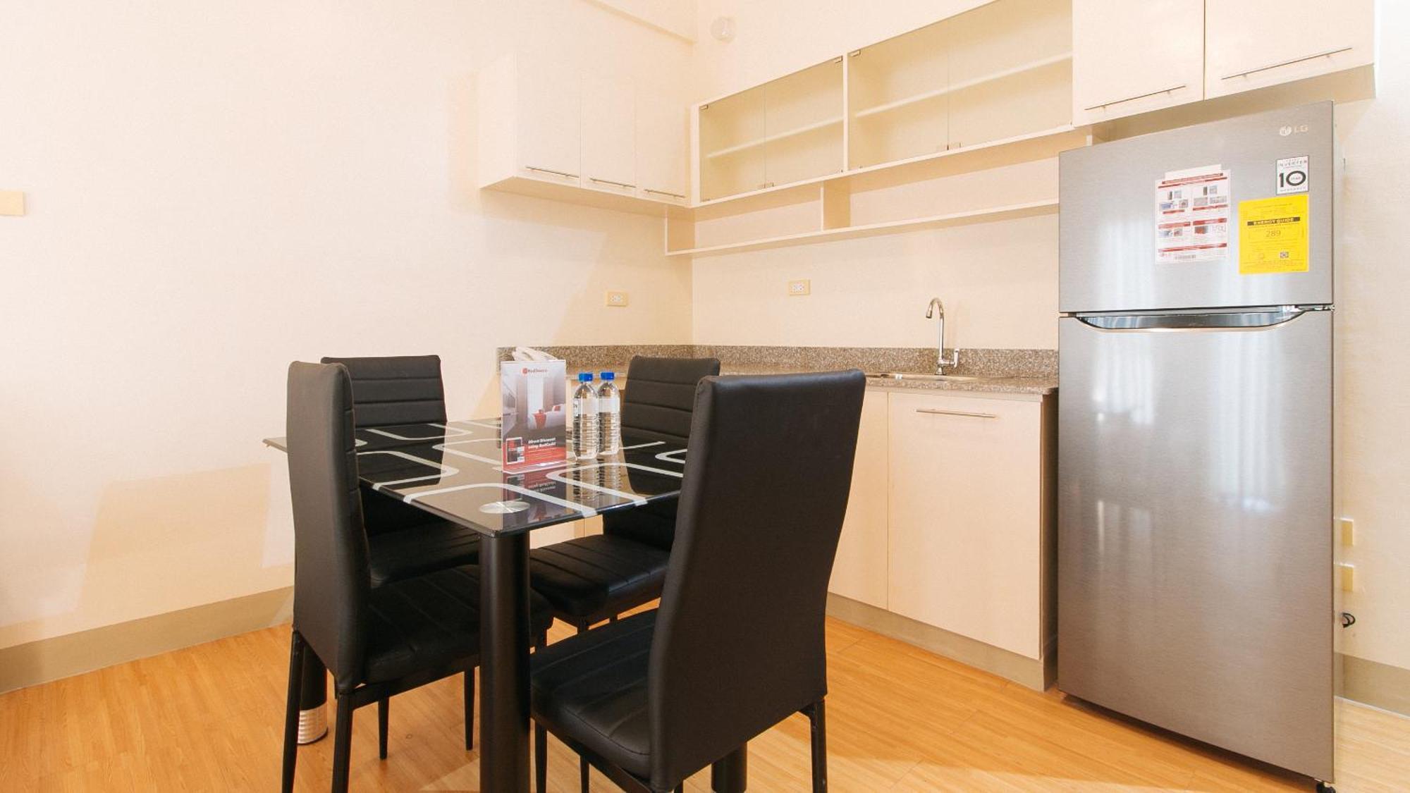 Reddoorz Plus At Alpina Heights Paranaque Paranaque City المظهر الخارجي الصورة