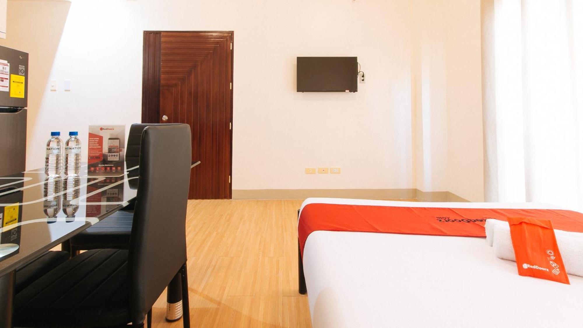Reddoorz Plus At Alpina Heights Paranaque Paranaque City المظهر الخارجي الصورة