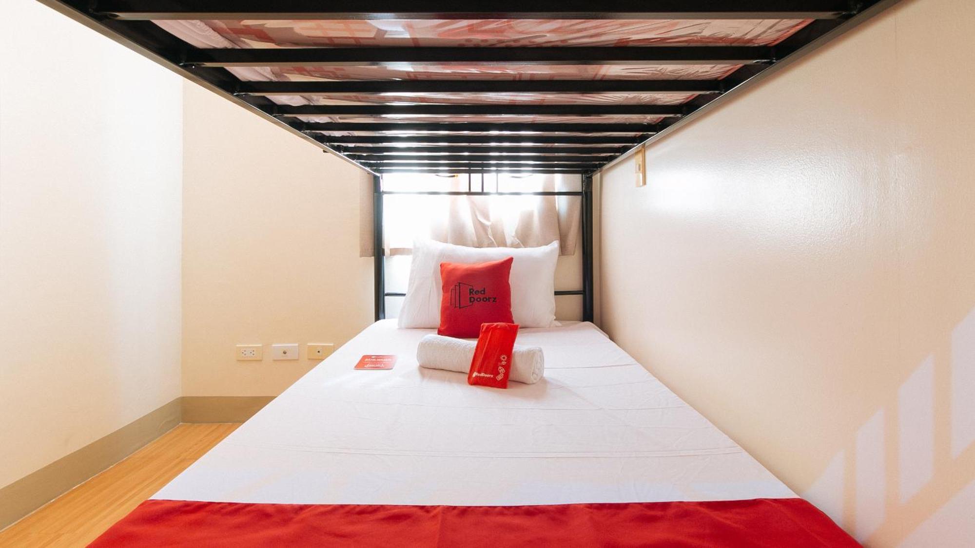 Reddoorz Plus At Alpina Heights Paranaque Paranaque City المظهر الخارجي الصورة