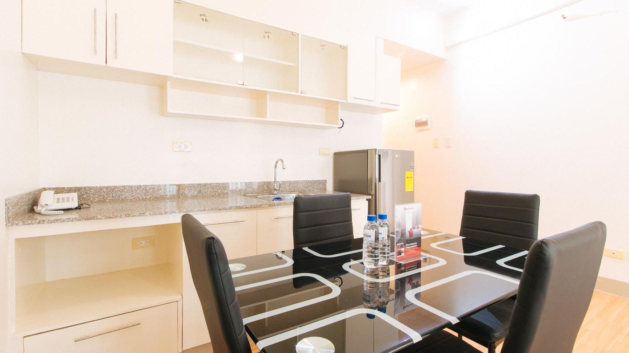 Reddoorz Plus At Alpina Heights Paranaque Paranaque City المظهر الخارجي الصورة