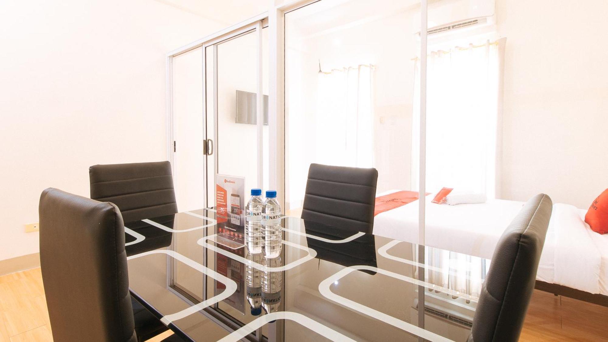 Reddoorz Plus At Alpina Heights Paranaque Paranaque City المظهر الخارجي الصورة