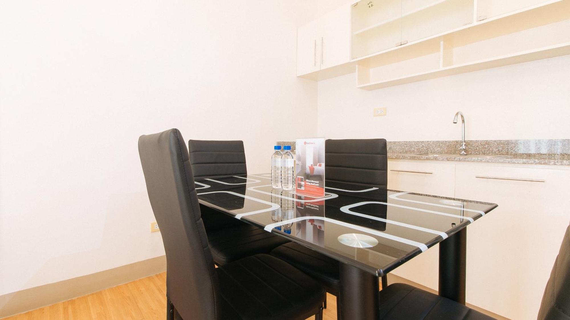 Reddoorz Plus At Alpina Heights Paranaque Paranaque City المظهر الخارجي الصورة