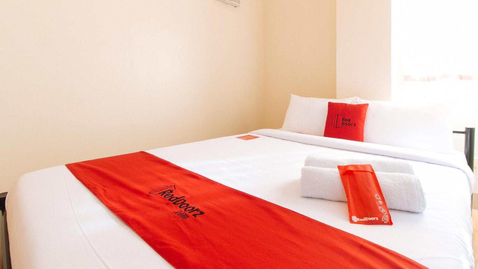 Reddoorz Plus At Alpina Heights Paranaque Paranaque City المظهر الخارجي الصورة